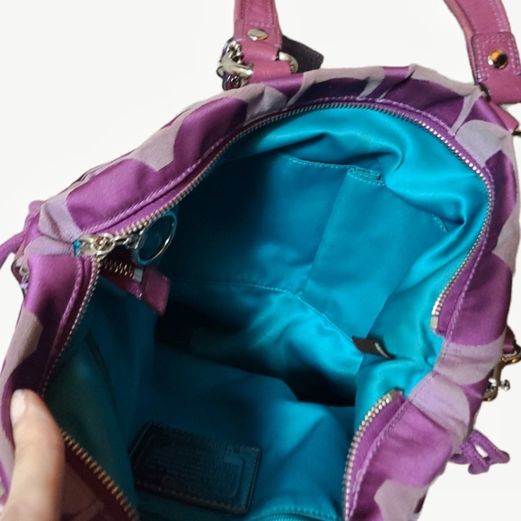 Coach Signature Poppy Handbag - Picture 10 of 14